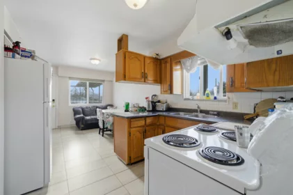 Kitchen Photo of 154 E 64th Avenue, Vancouver, BC