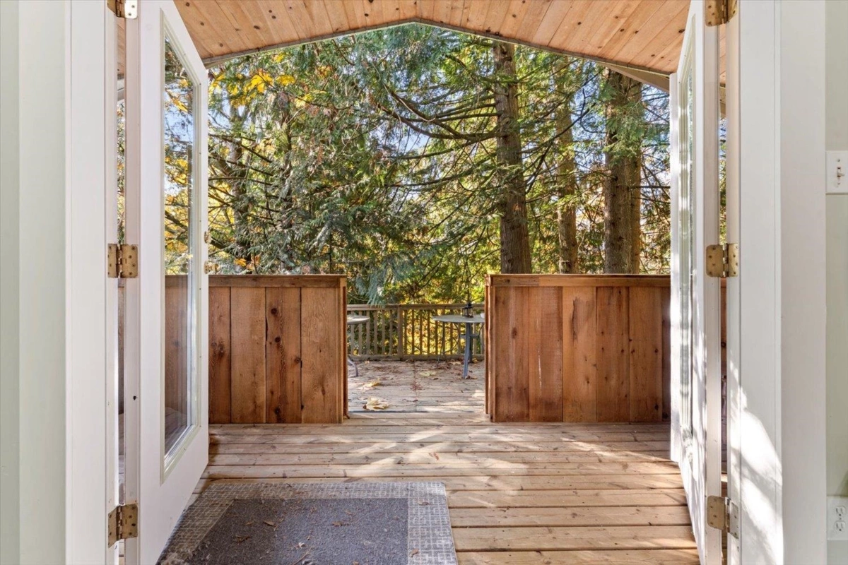 Hallway Photo of 5545 Graham Drive, Chilliwack, BC