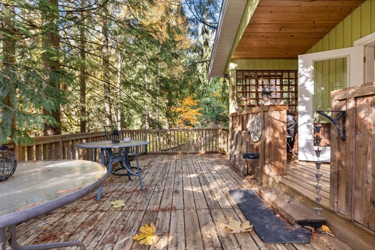 Staircase Photo of 5545 Graham Drive, Chilliwack, BC