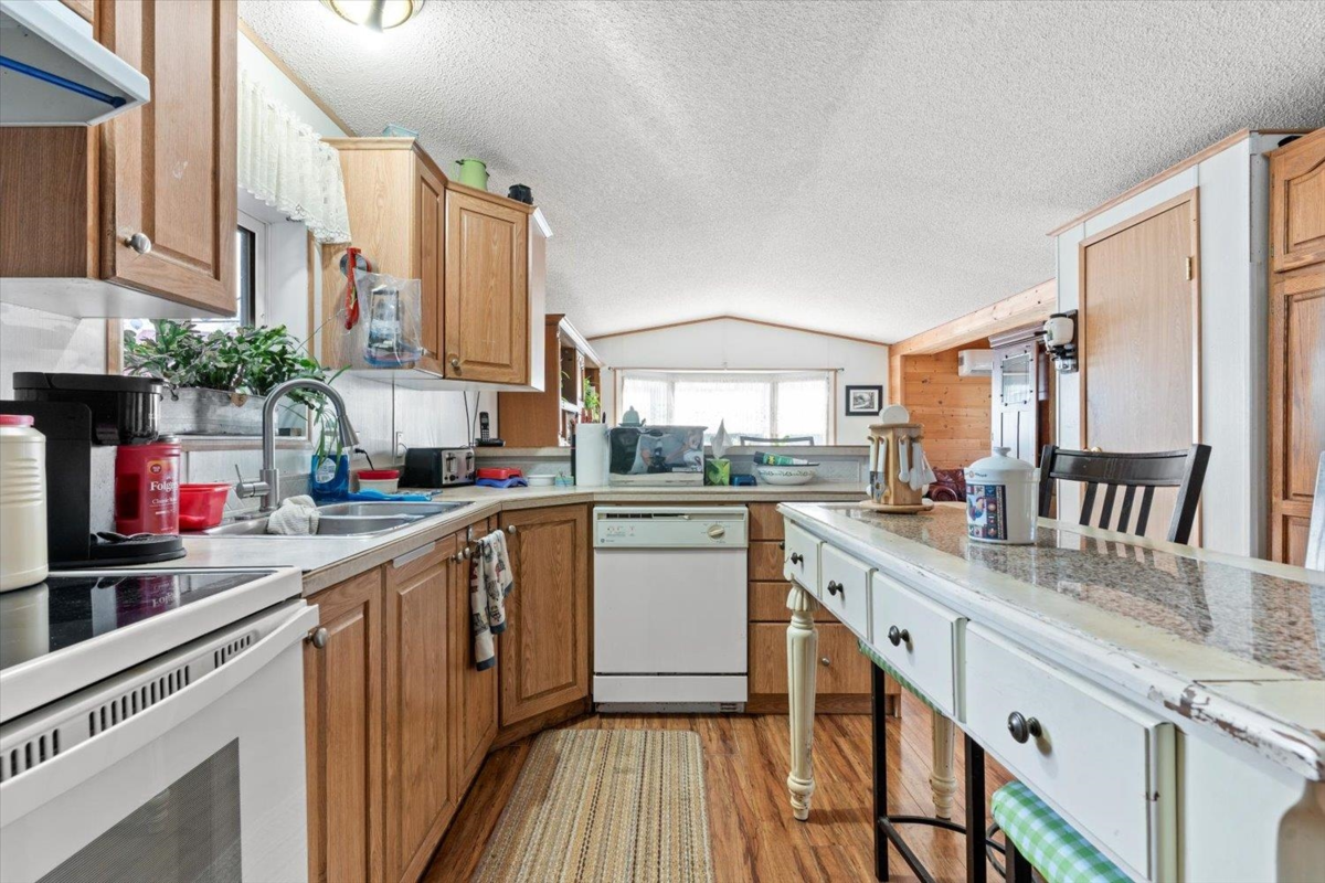 Swimming Pool Photo of 5545 Graham Drive, Chilliwack, BC