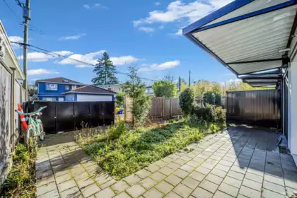 Hot Tub / Spa Photo of 5140 Slocan Street, Vancouver, BC