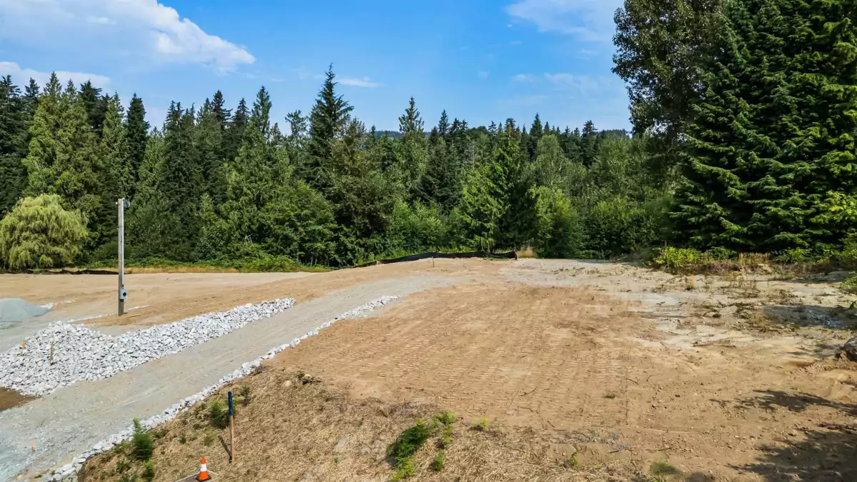 Guest Bathroom Photo of LT.2 34339 Ferndale Avenue, Mission, BC