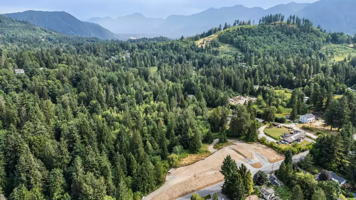Kitchen Island Photo of LT.2 34339 Ferndale Avenue, Mission, BC