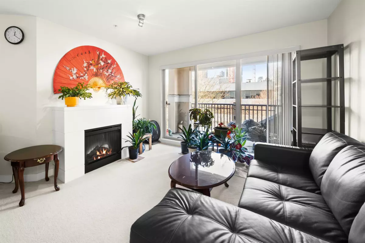 Breakfast Nook Photo of 322 2088 Beta Avenue, Burnaby, BC