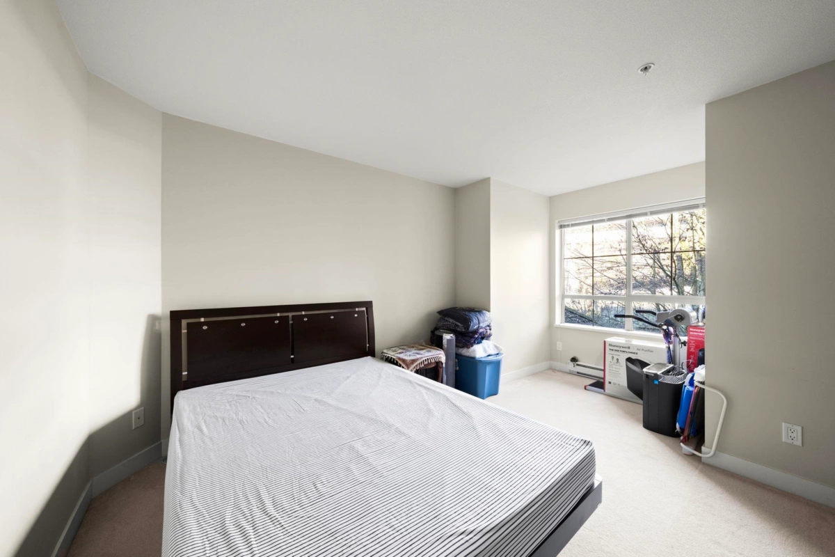 Guest Bathroom Photo of 322 2088 Beta Avenue, Burnaby, BC