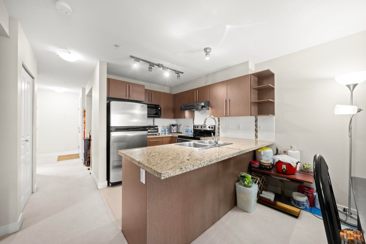 Kitchen Island Photo of 322 2088 Beta Avenue, Burnaby, BC
