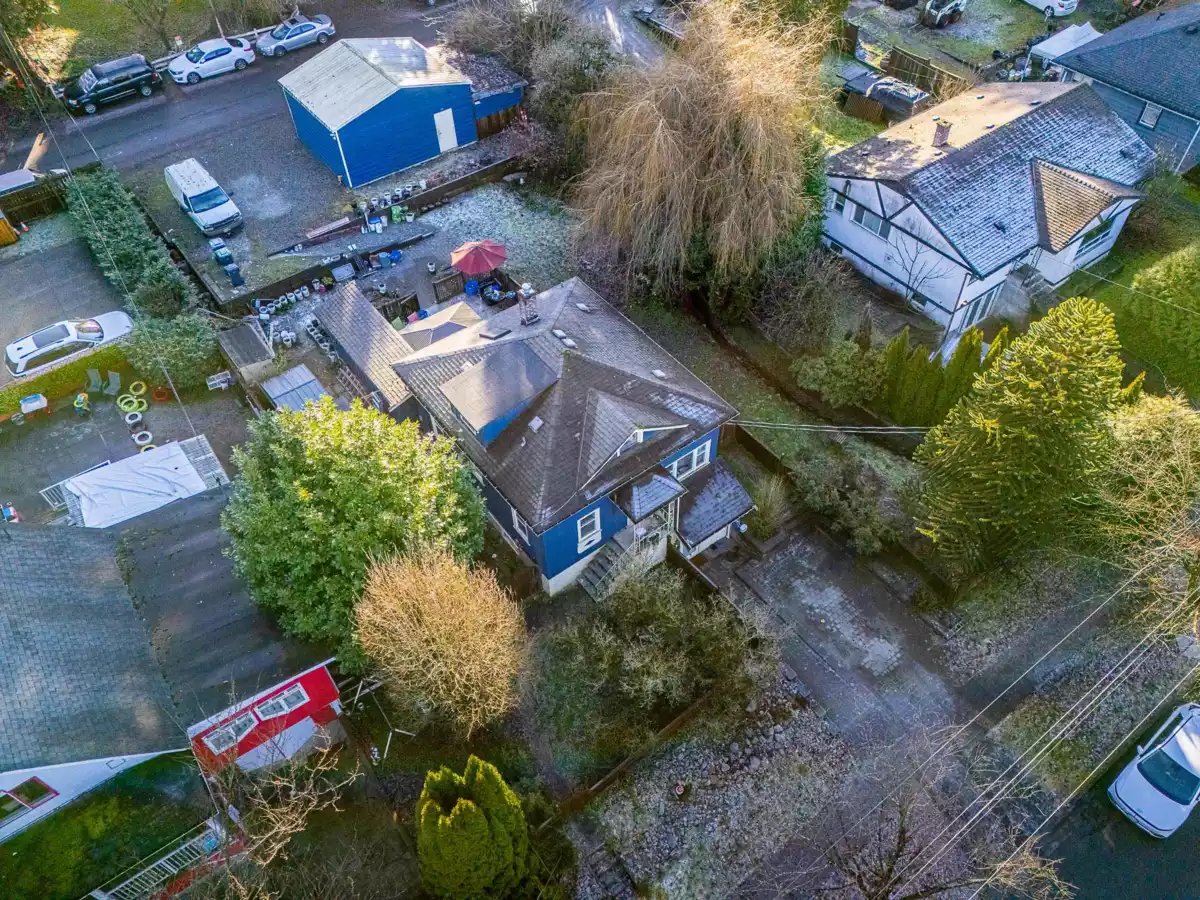 Powder Room Photo of 2221 Clarke Street, Port Moody, BC