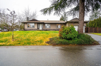 15825 101 Avenue, Surrey, BC, Guildford — 3 bed single family residence for sale