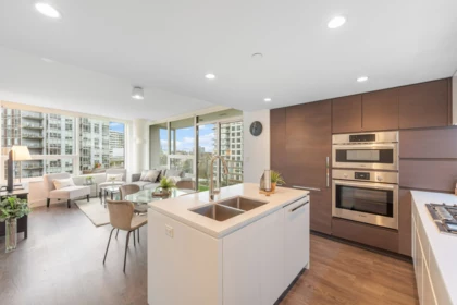 703 5508 Hollybridge Way, Richmond, BC, Brighouse — 2 bed apartment/condo for sale