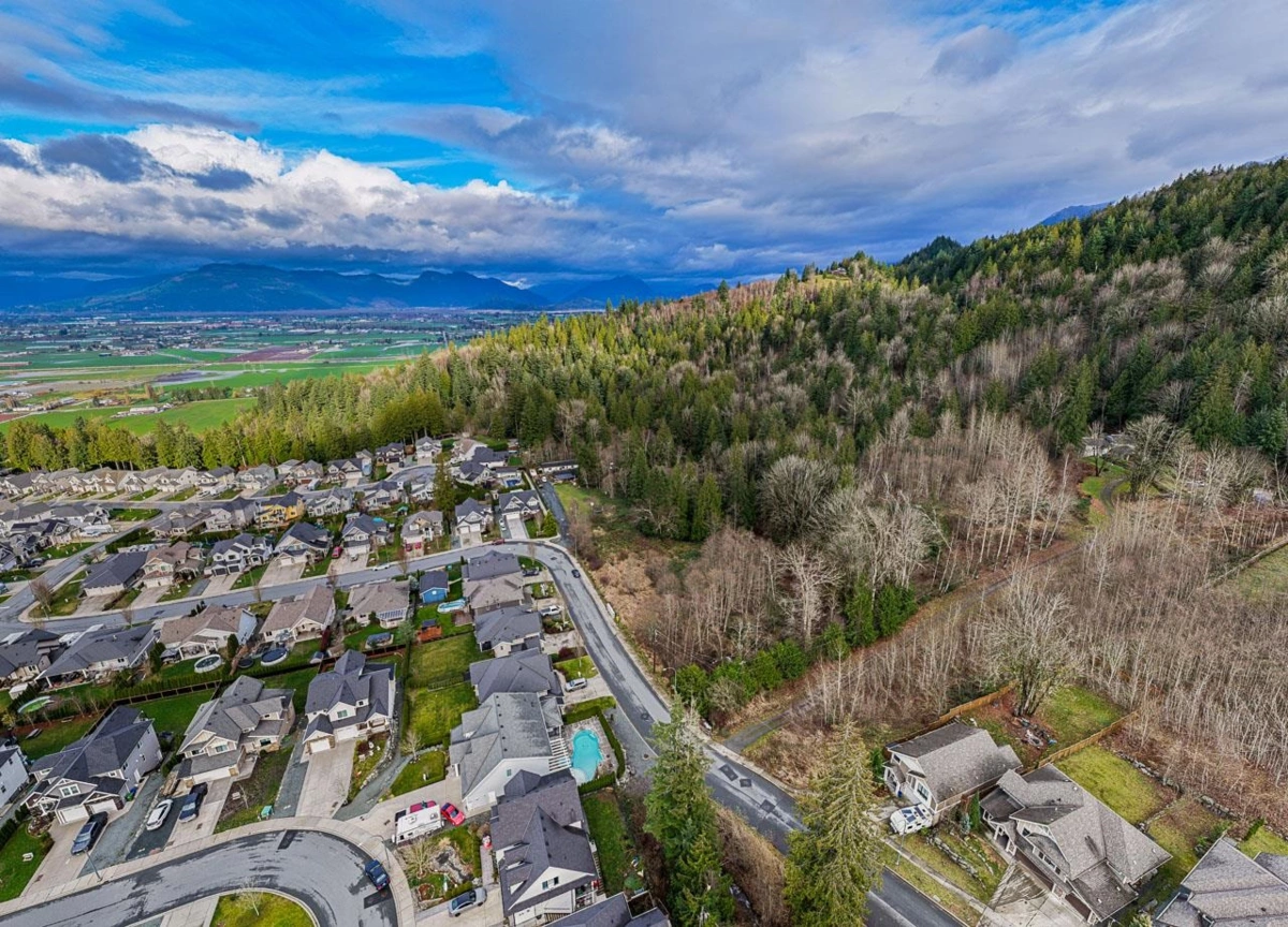 Hallway Photo of 7350 Ramsay Place, Chilliwack, BC