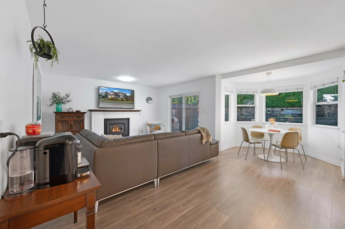 Breakfast Nook Photo of 2259 Paradise Avenue, Coquitlam, BC