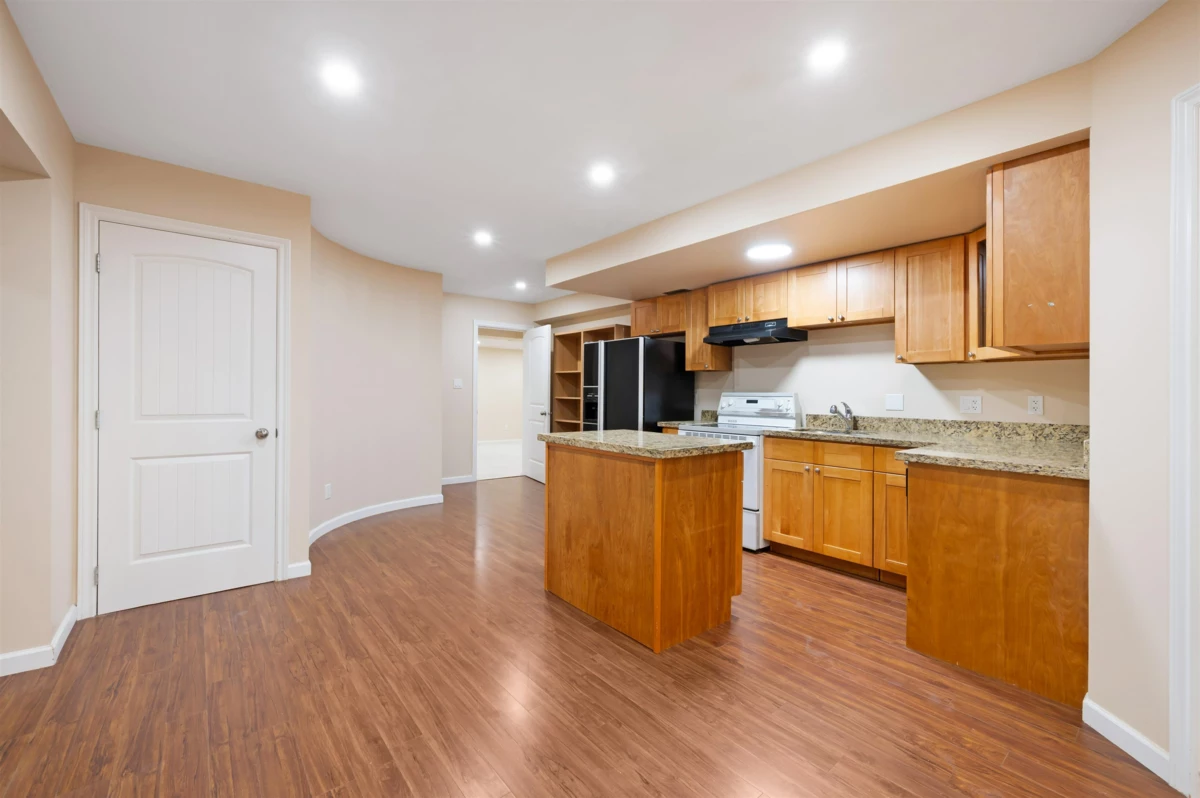 Hallway Photo of 2259 Paradise Avenue, Coquitlam, BC