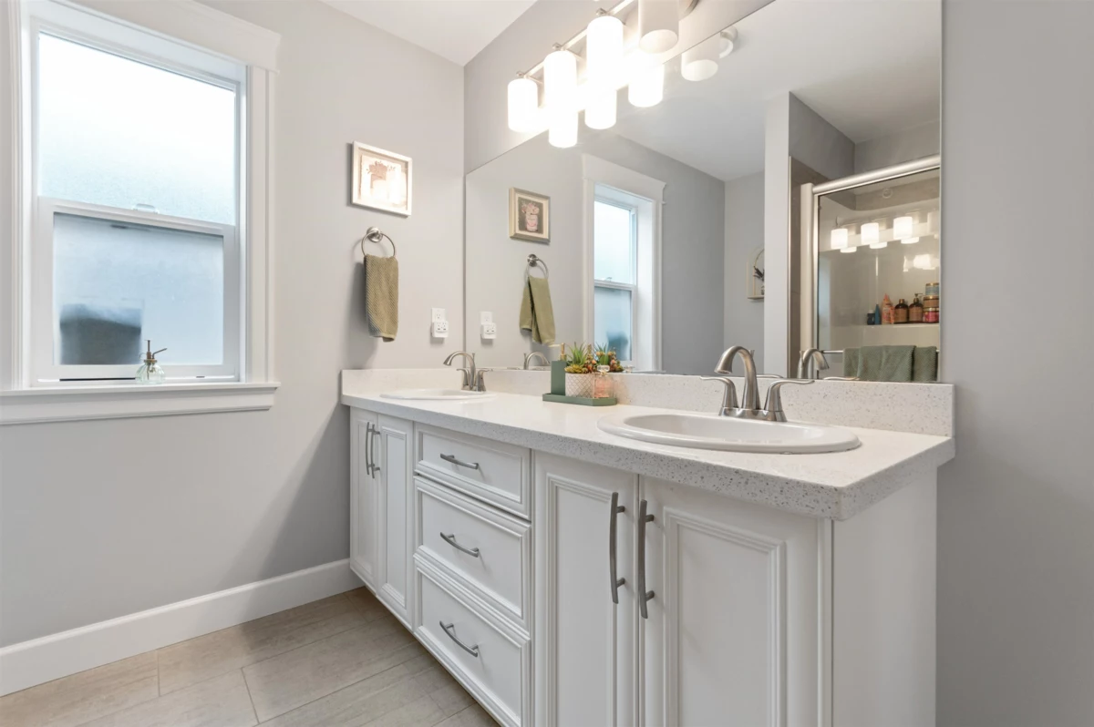 Hallway Photo of 44763 Anglers Boulevard, Chilliwack, BC