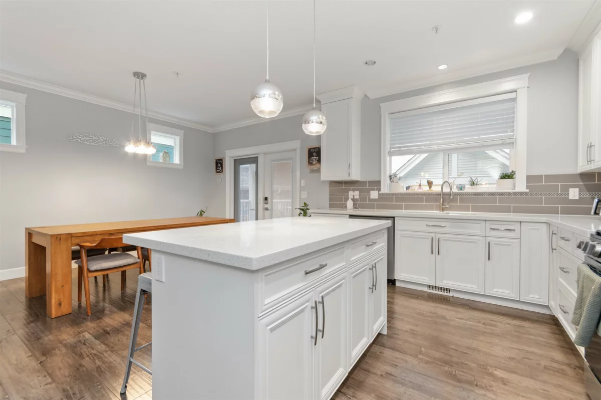Kitchen Photo of 44763 Anglers Boulevard, Chilliwack, BC