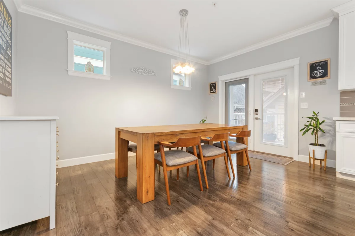 Primary Bathroom Photo of 44763 Anglers Boulevard, Chilliwack, BC