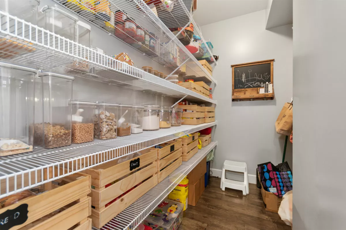 Walk-In Closet Photo of 44763 Anglers Boulevard, Chilliwack, BC