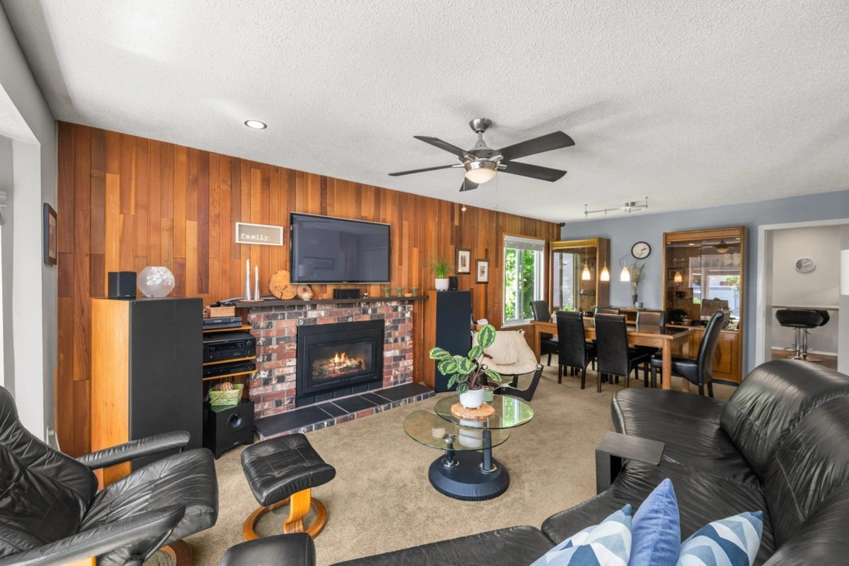 Family Room Photo of 12241 80a Avenue, Surrey, BC