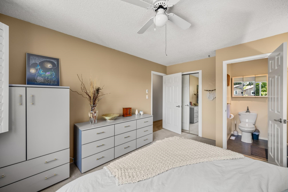 Guest Bathroom Photo of 12241 80a Avenue, Surrey, BC