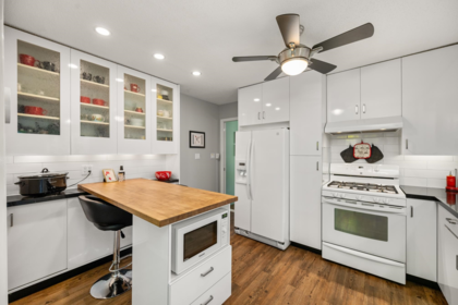 Breakfast Nook Photo of 12241 80a Avenue, Surrey, BC