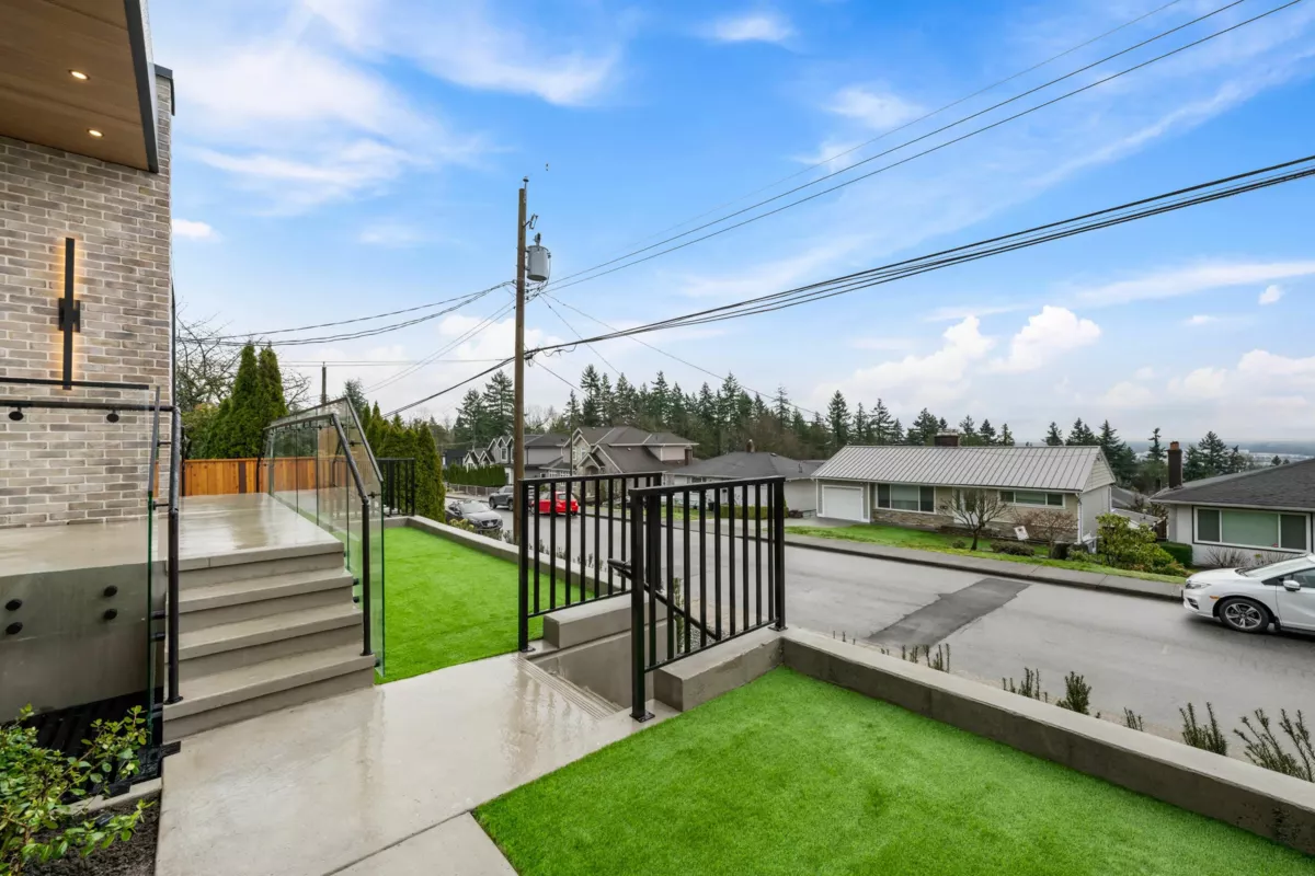 Dining Area Photo of 1 6107 Patrick Street, Burnaby, BC