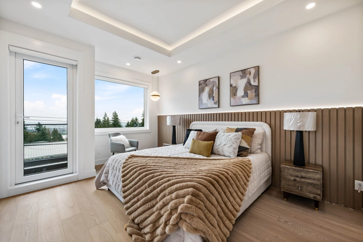 Hallway Photo of 1 6107 Patrick Street, Burnaby, BC