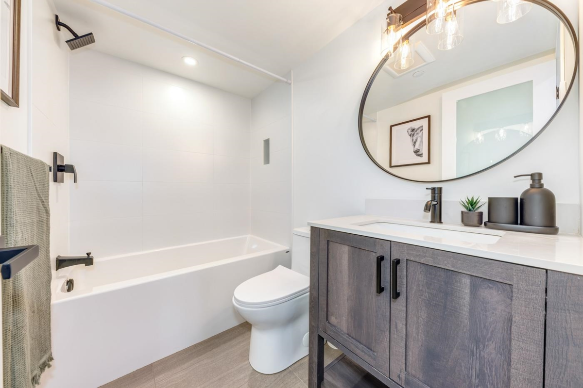 Primary Bathroom Photo of 318 2111 Whistler Road, Whistler, BC