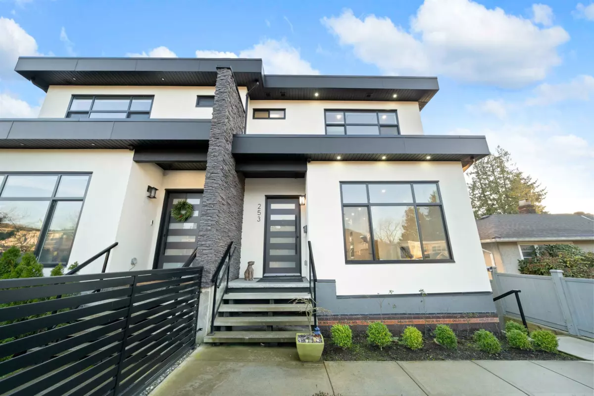 Exterior Rear Photo of 253 W 18th Street, North Vancouver, BC