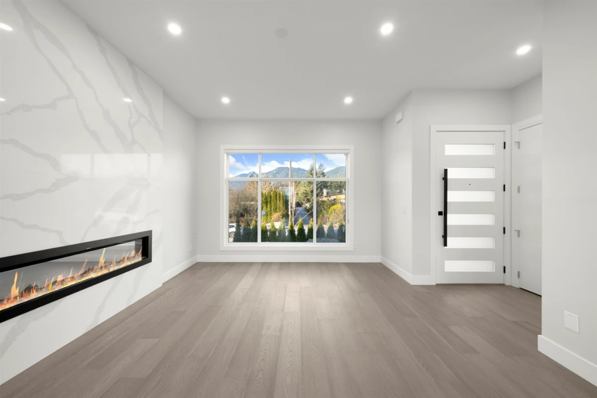 Living Room Photo of 253 W 18th Street, North Vancouver, BC