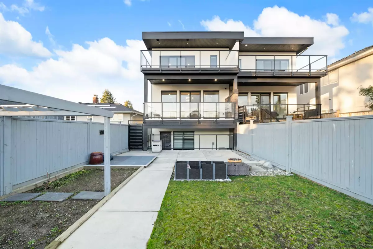Staircase Photo of 253 W 18th Street, North Vancouver, BC