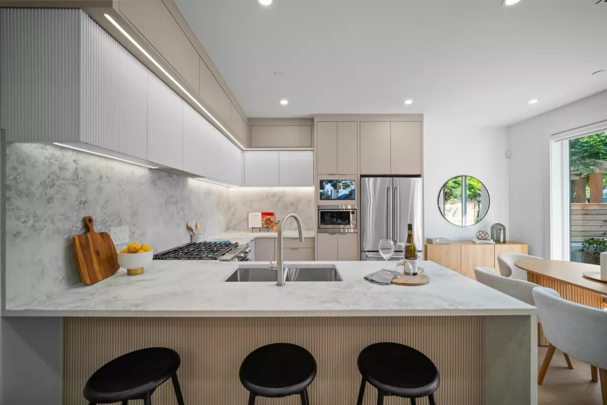 Kitchen Photo of 1 3563 E 25th Avenue, Vancouver, BC