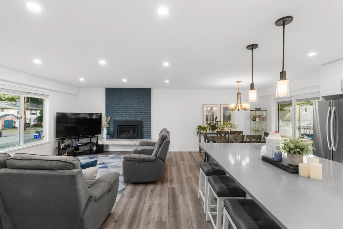 Living Room Photo of 20754 39a Avenue, Langley, BC