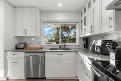 Kitchen Photo of 20754 39a Avenue, Langley, BC