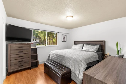 Walk-In Closet Photo of 20754 39a Avenue, Langley, BC