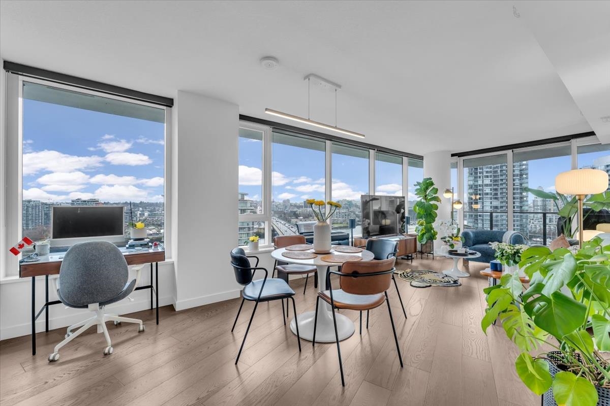 Dining Area Photo of 1609 68 Smithe Street, Vancouver, BC