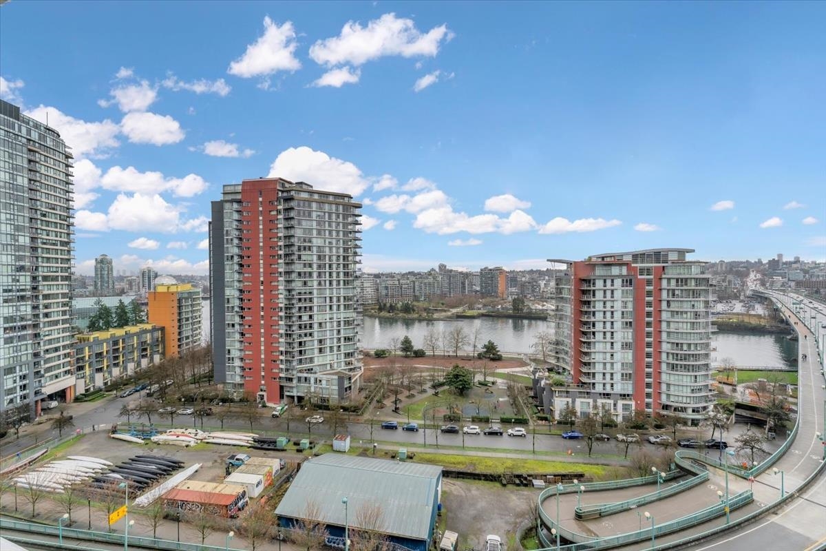Guest Bathroom Photo of 1609 68 Smithe Street, Vancouver, BC