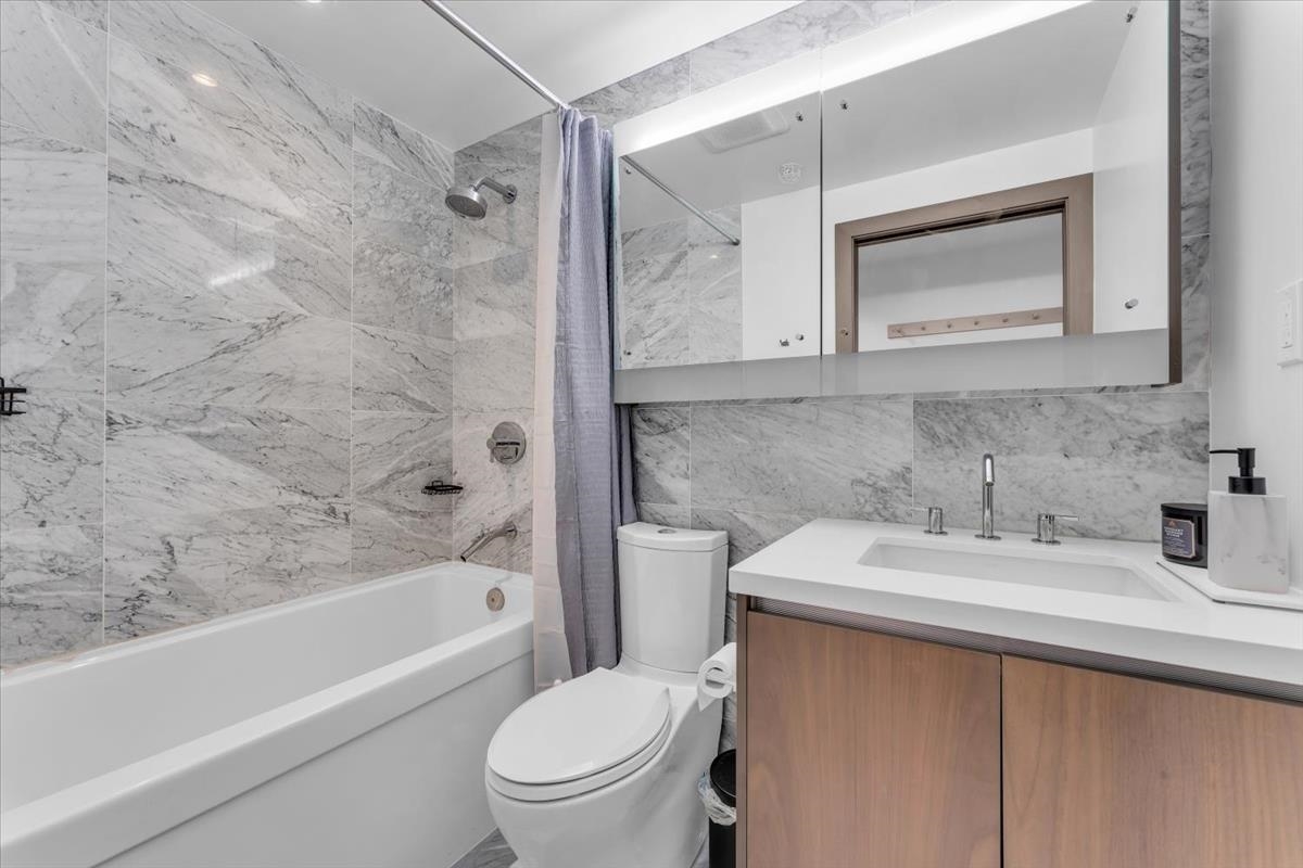 Kitchen Photo of 1609 68 Smithe Street, Vancouver, BC