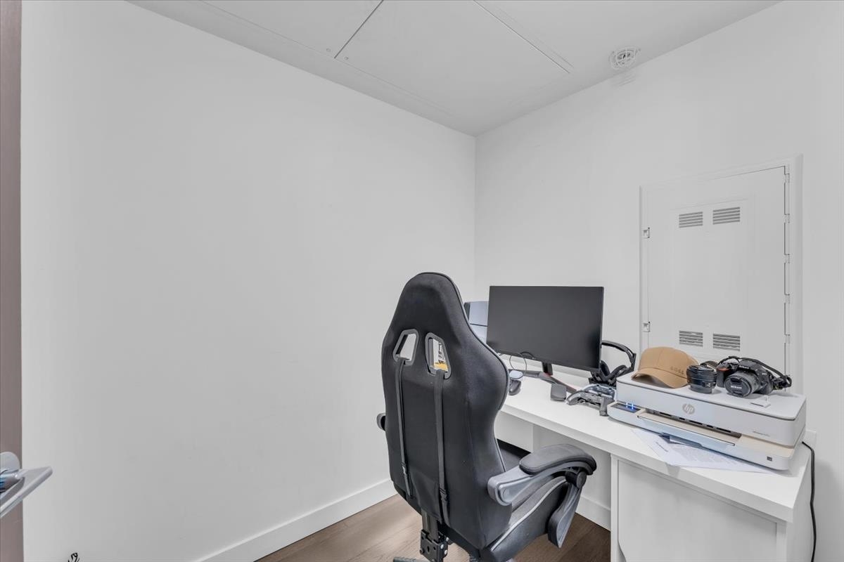 Office / Den Photo of 1609 68 Smithe Street, Vancouver, BC