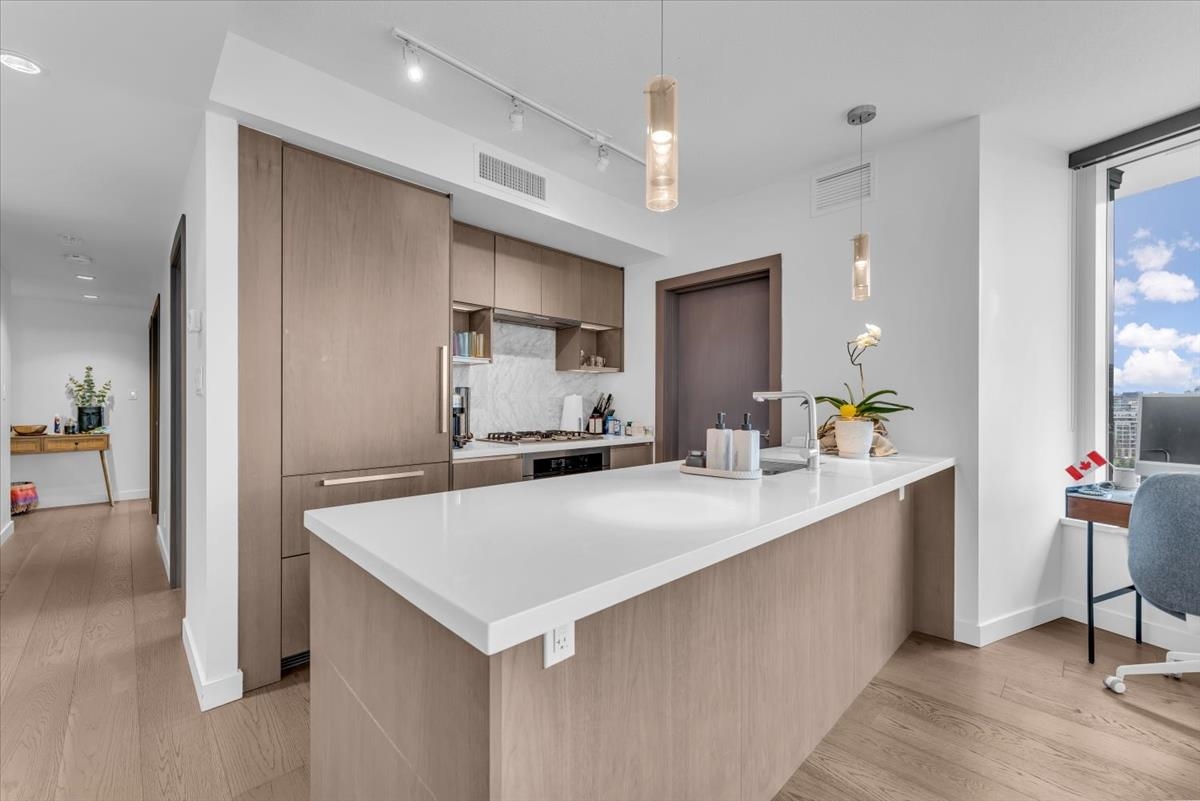 Primary Bathroom Photo of 1609 68 Smithe Street, Vancouver, BC