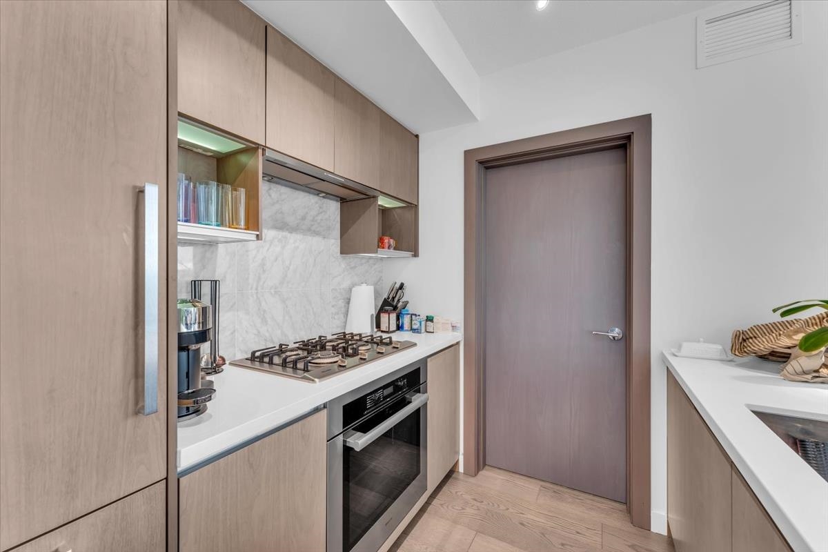 Primary Bedroom Photo of 1609 68 Smithe Street, Vancouver, BC