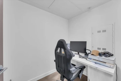 Office / Den Photo of 1609 68 Smithe Street, Vancouver, BC