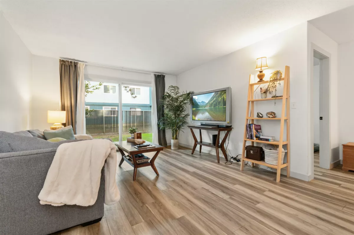 Breakfast Nook Photo of 133 1783 Agassiz-Rosedale No 9 Highway, Agassiz, BC