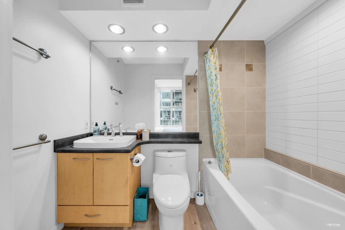 Bedroom 3 Photo of 1001 989 Richards Street, Vancouver, BC