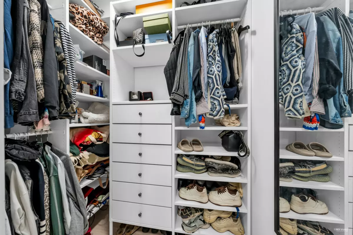 Guest Bathroom Photo of 1001 989 Richards Street, Vancouver, BC