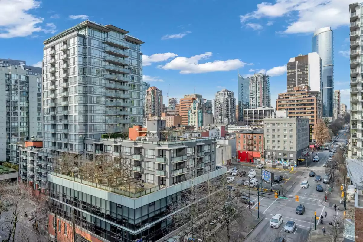 Mudroom Photo of 1001 989 Richards Street, Vancouver, BC