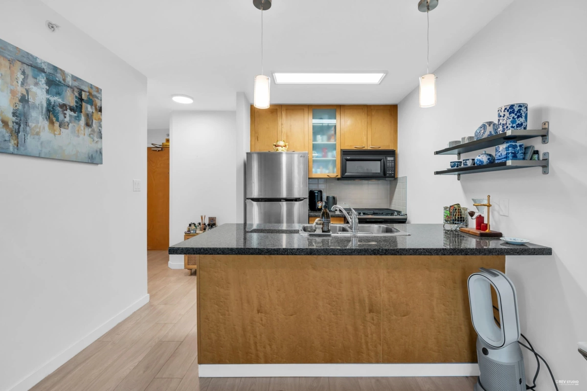 Pantry Photo of 1001 989 Richards Street, Vancouver, BC