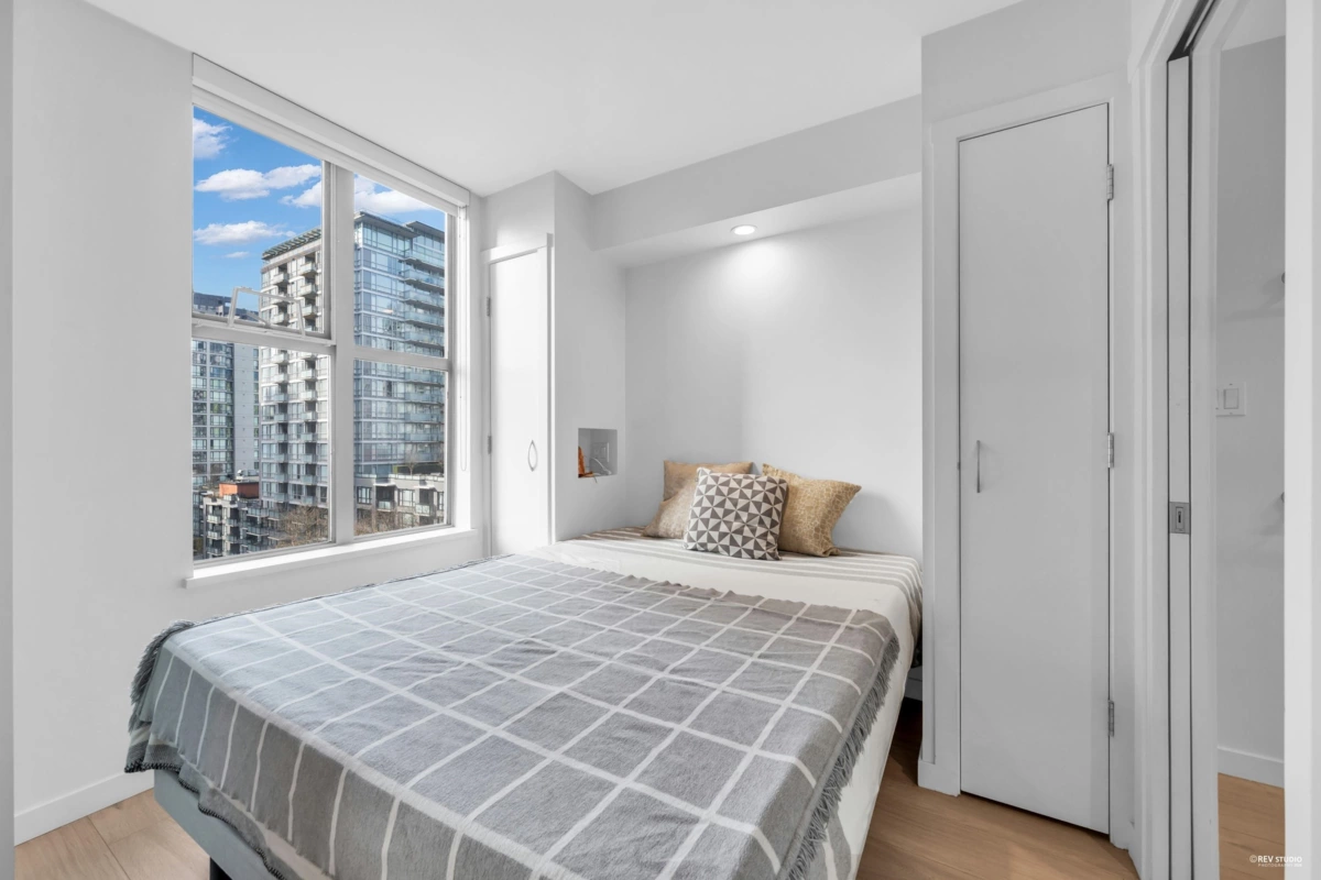 Primary Bathroom Photo of 1001 989 Richards Street, Vancouver, BC