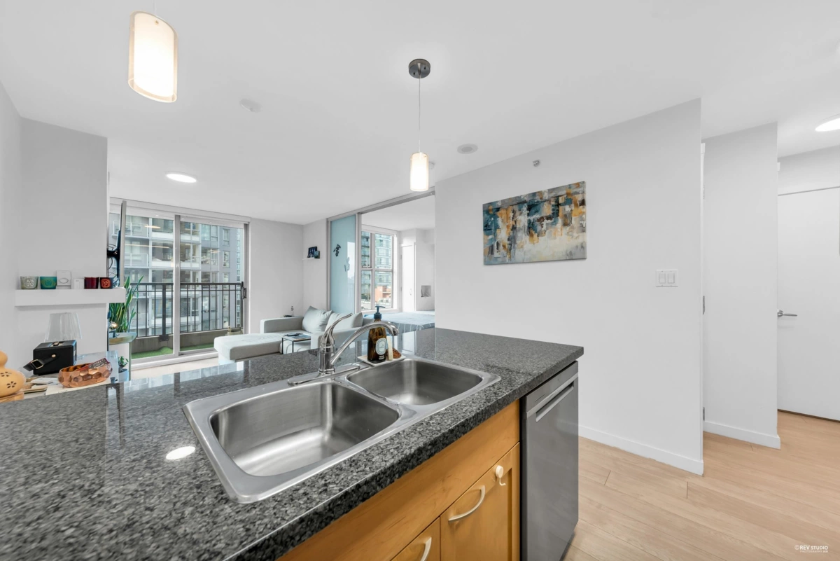 Primary Bedroom Photo of 1001 989 Richards Street, Vancouver, BC