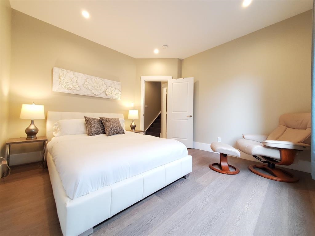 Backyard Photo of 195 W 12 Avenue, Vancouver, BC