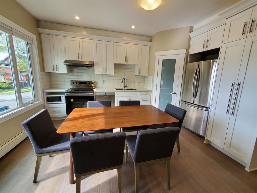 Street View Photo of 195 W 12 Avenue, Vancouver, BC