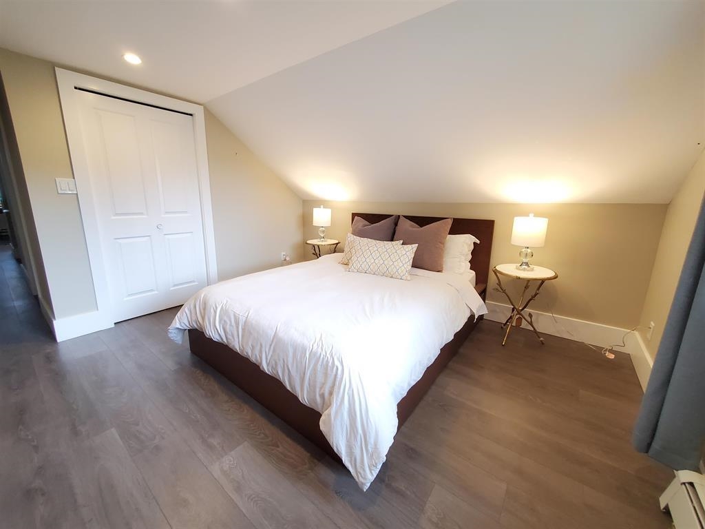 Swimming Pool Photo of 195 W 12 Avenue, Vancouver, BC